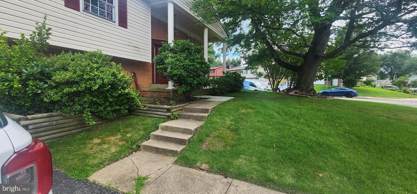 4811 KIRKDALE DR, WOODBRIDGE, Virginia 22193, 5 Bedrooms Bedrooms, ,3 BathroomsBathrooms,Residential,For sale,4811 KIRKDALE DR,VAPW2098534 MLS # VAPW2098534