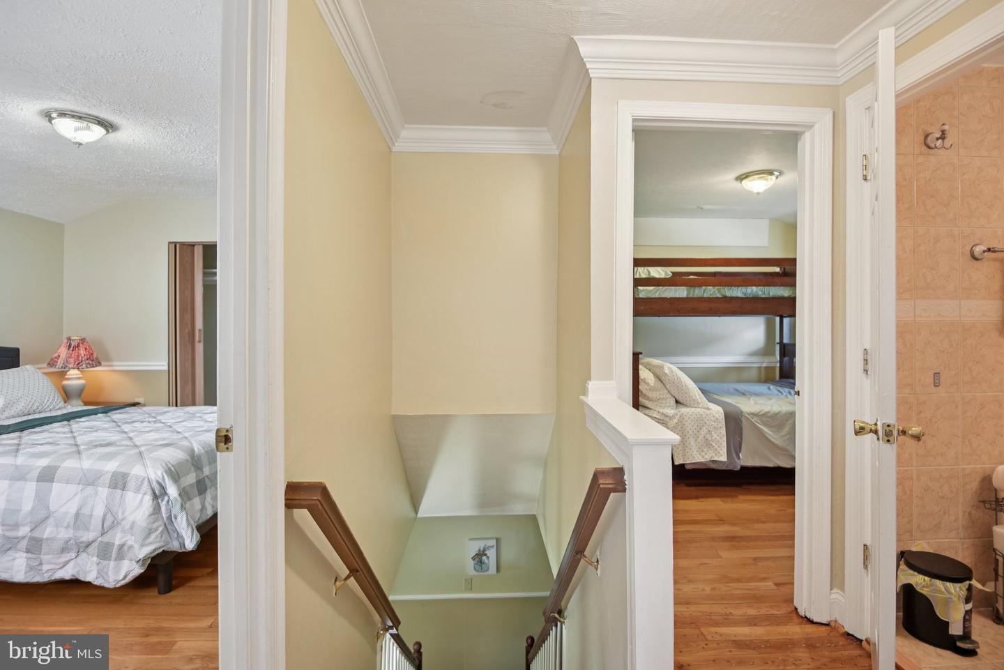 3705 S FOUR MILE RUN DR S, ARLINGTON, Virginia 22206, 4 Bedrooms Bedrooms, 10 Rooms Rooms,3 BathroomsBathrooms,Residential,For sale,3705 S FOUR MILE RUN DR S,VAAR2060270 MLS # VAAR2060270