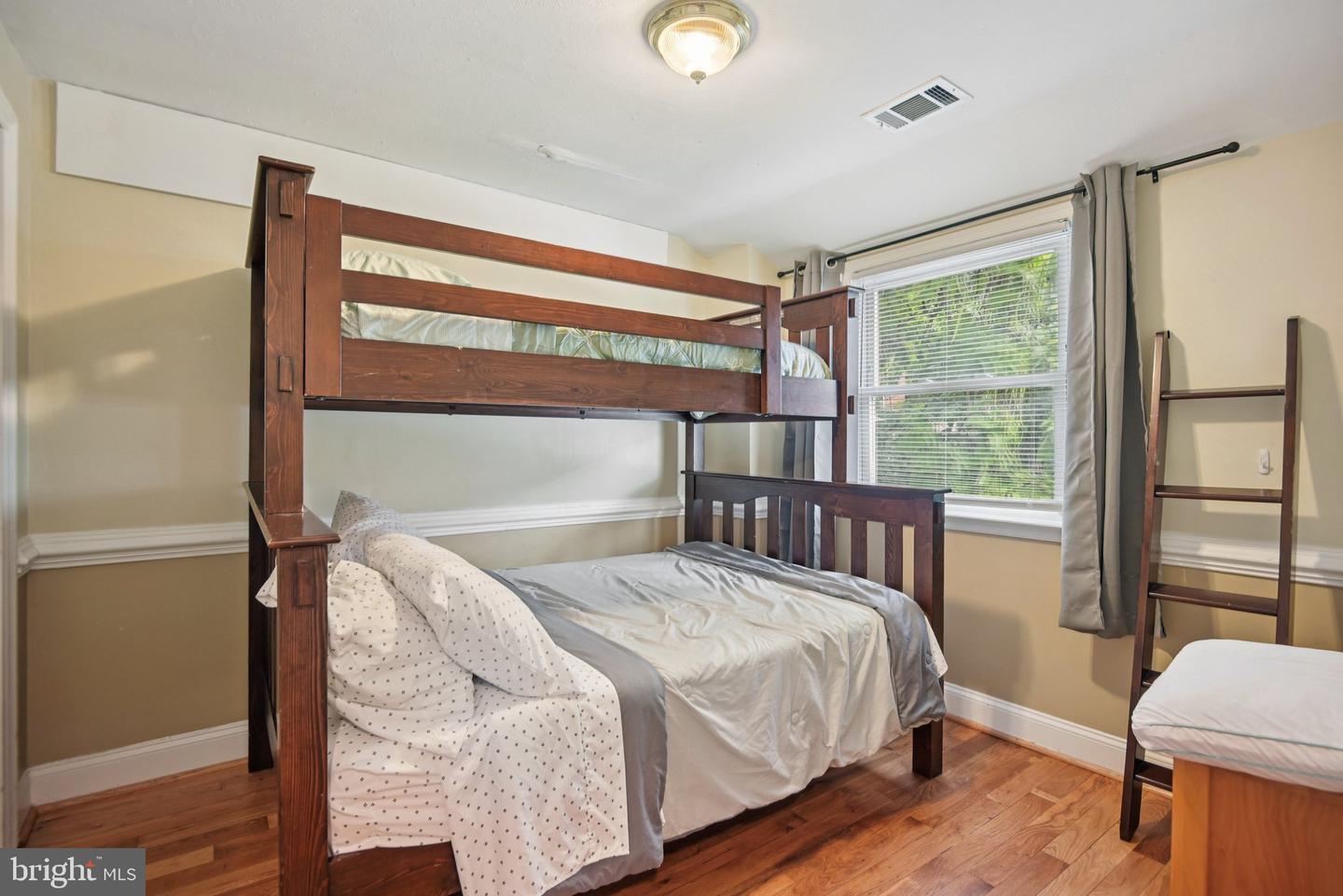 3705 S FOUR MILE RUN DR S, ARLINGTON, Virginia 22206, 4 Bedrooms Bedrooms, 10 Rooms Rooms,3 BathroomsBathrooms,Residential,For sale,3705 S FOUR MILE RUN DR S,VAAR2060270 MLS # VAAR2060270