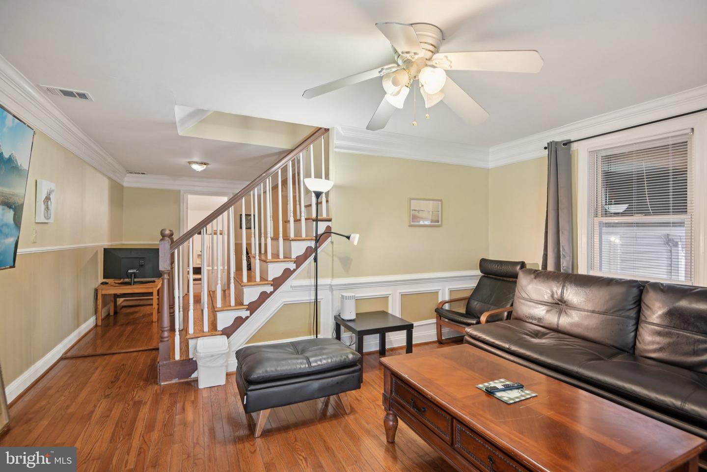 3705 S FOUR MILE RUN DR S, ARLINGTON, Virginia 22206, 4 Bedrooms Bedrooms, 10 Rooms Rooms,3 BathroomsBathrooms,Residential,For sale,3705 S FOUR MILE RUN DR S,VAAR2060270 MLS # VAAR2060270
