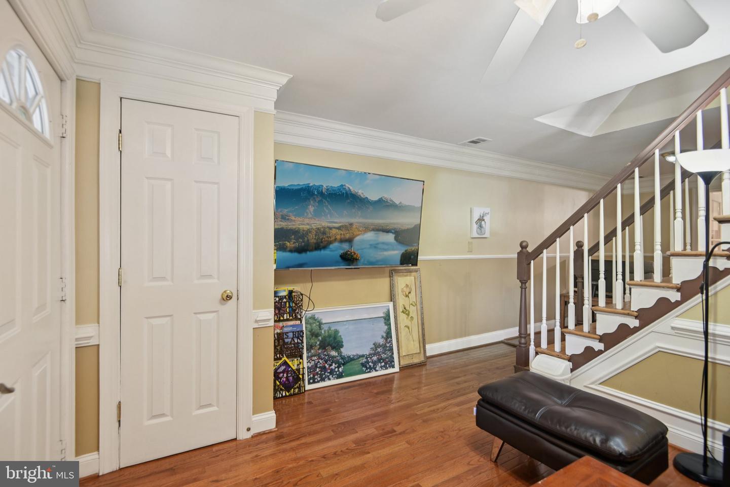 3705 S FOUR MILE RUN DR S, ARLINGTON, Virginia 22206, 4 Bedrooms Bedrooms, 10 Rooms Rooms,3 BathroomsBathrooms,Residential,For sale,3705 S FOUR MILE RUN DR S,VAAR2060270 MLS # VAAR2060270