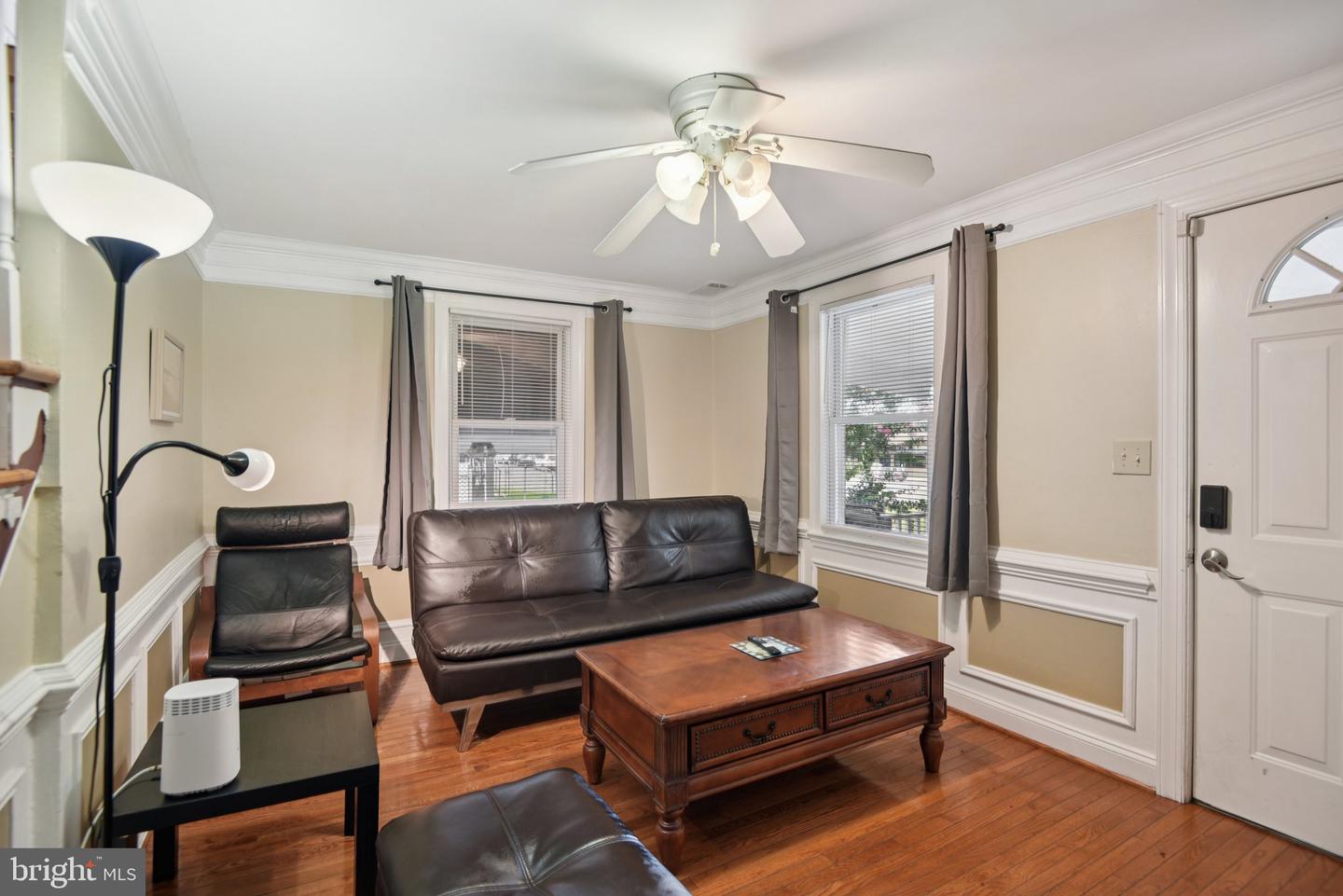 3705 S FOUR MILE RUN DR S, ARLINGTON, Virginia 22206, 4 Bedrooms Bedrooms, 10 Rooms Rooms,3 BathroomsBathrooms,Residential,For sale,3705 S FOUR MILE RUN DR S,VAAR2060270 MLS # VAAR2060270