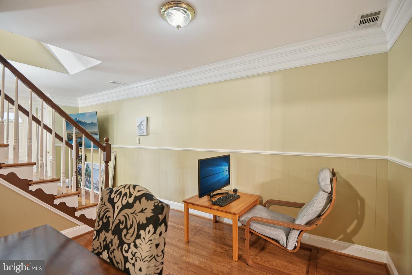 3705 S FOUR MILE RUN DR S, ARLINGTON, Virginia 22206, 4 Bedrooms Bedrooms, 10 Rooms Rooms,3 BathroomsBathrooms,Residential,For sale,3705 S FOUR MILE RUN DR S,VAAR2060270 MLS # VAAR2060270