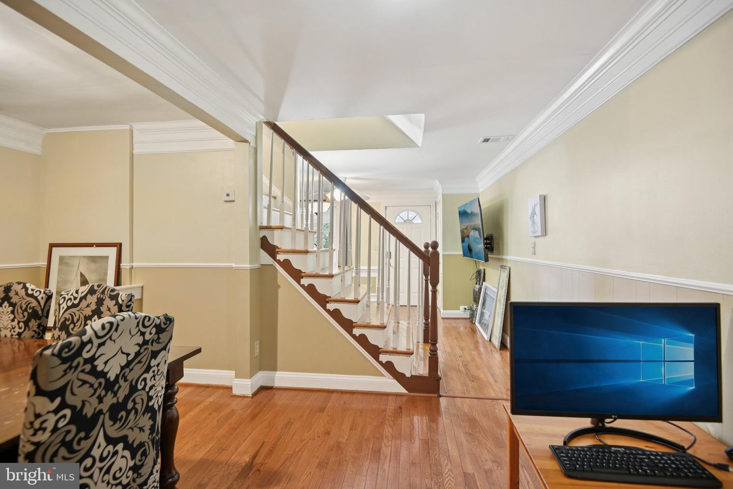3705 S FOUR MILE RUN DR S, ARLINGTON, Virginia 22206, 4 Bedrooms Bedrooms, 10 Rooms Rooms,3 BathroomsBathrooms,Residential,For sale,3705 S FOUR MILE RUN DR S,VAAR2060270 MLS # VAAR2060270