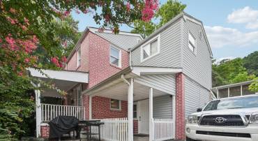 3705 S FOUR MILE RUN DR S, ARLINGTON, Virginia 22206, 4 Bedrooms Bedrooms, 10 Rooms Rooms,3 BathroomsBathrooms,Residential,For sale,3705 S FOUR MILE RUN DR S,VAAR2060270 MLS # VAAR2060270