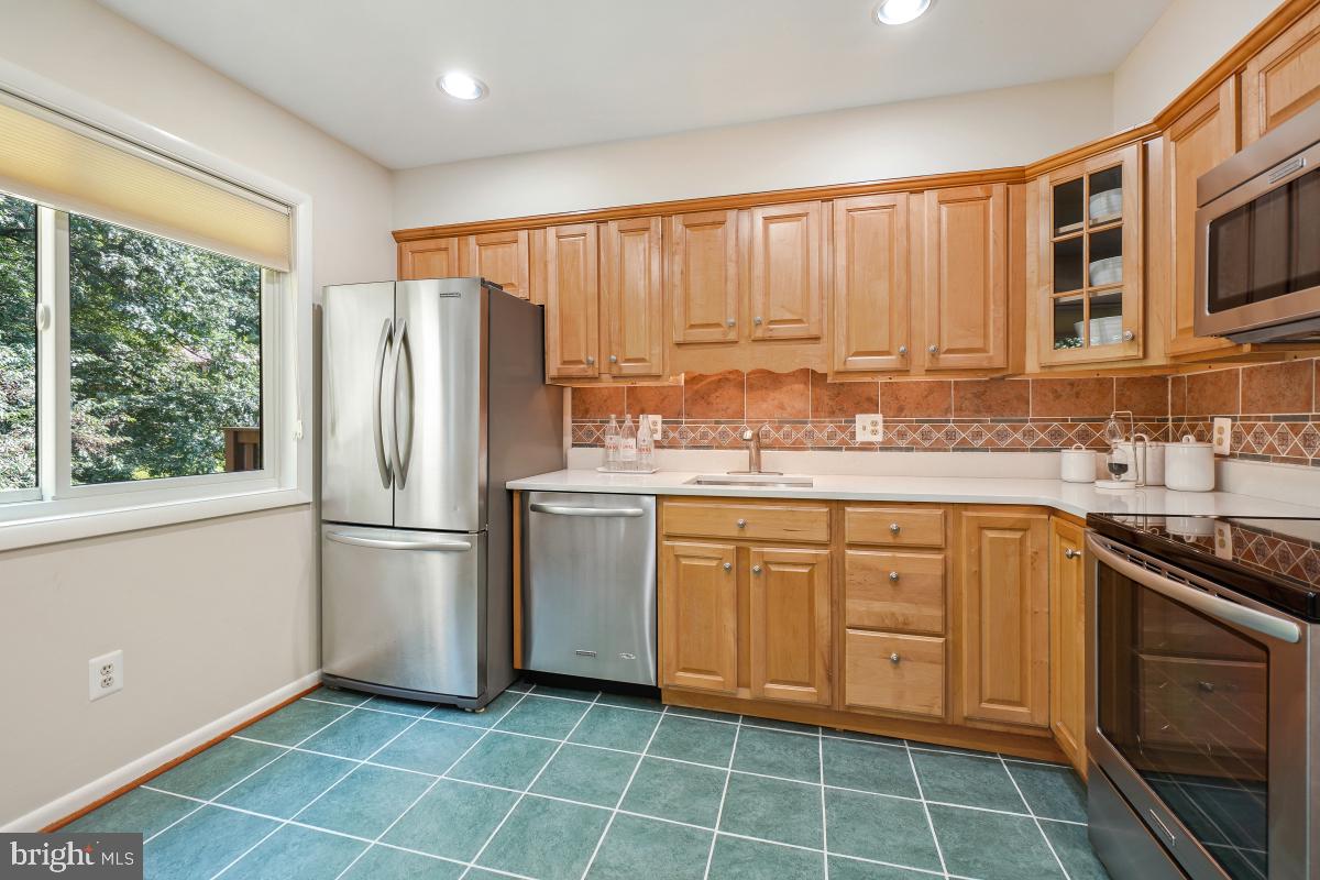 2130 GLENCOURSE LN, RESTON, Virginia 20191, 3 Bedrooms Bedrooms, ,2 BathroomsBathrooms,Residential,For sale,2130 GLENCOURSE LN,VAFX2255030 MLS # VAFX2255030