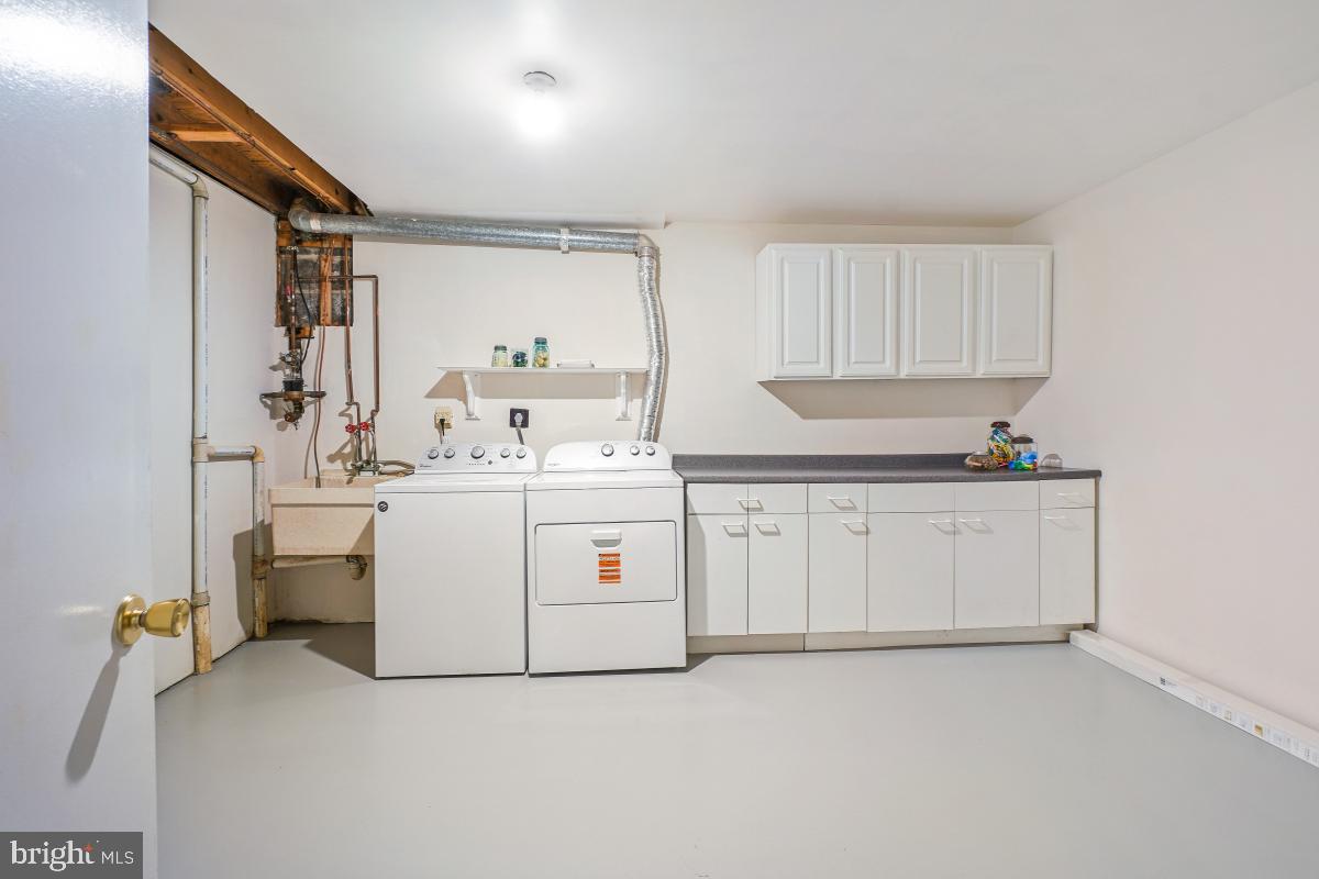 2130 GLENCOURSE LN, RESTON, Virginia 20191, 3 Bedrooms Bedrooms, ,2 BathroomsBathrooms,Residential,For sale,2130 GLENCOURSE LN,VAFX2255030 MLS # VAFX2255030