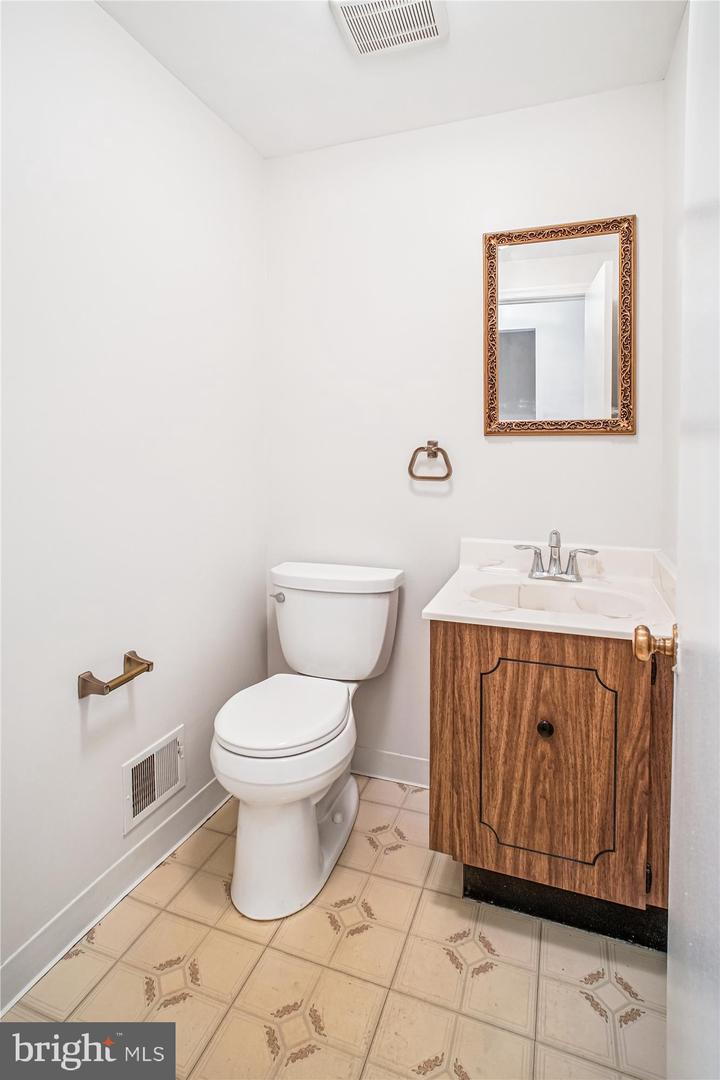 7492 COVENT WOOD CT, ANNANDALE, Virginia 22003, 3 Bedrooms Bedrooms, ,2 BathroomsBathrooms,Residential,For sale,7492 COVENT WOOD CT,VAFX2255136 MLS # VAFX2255136