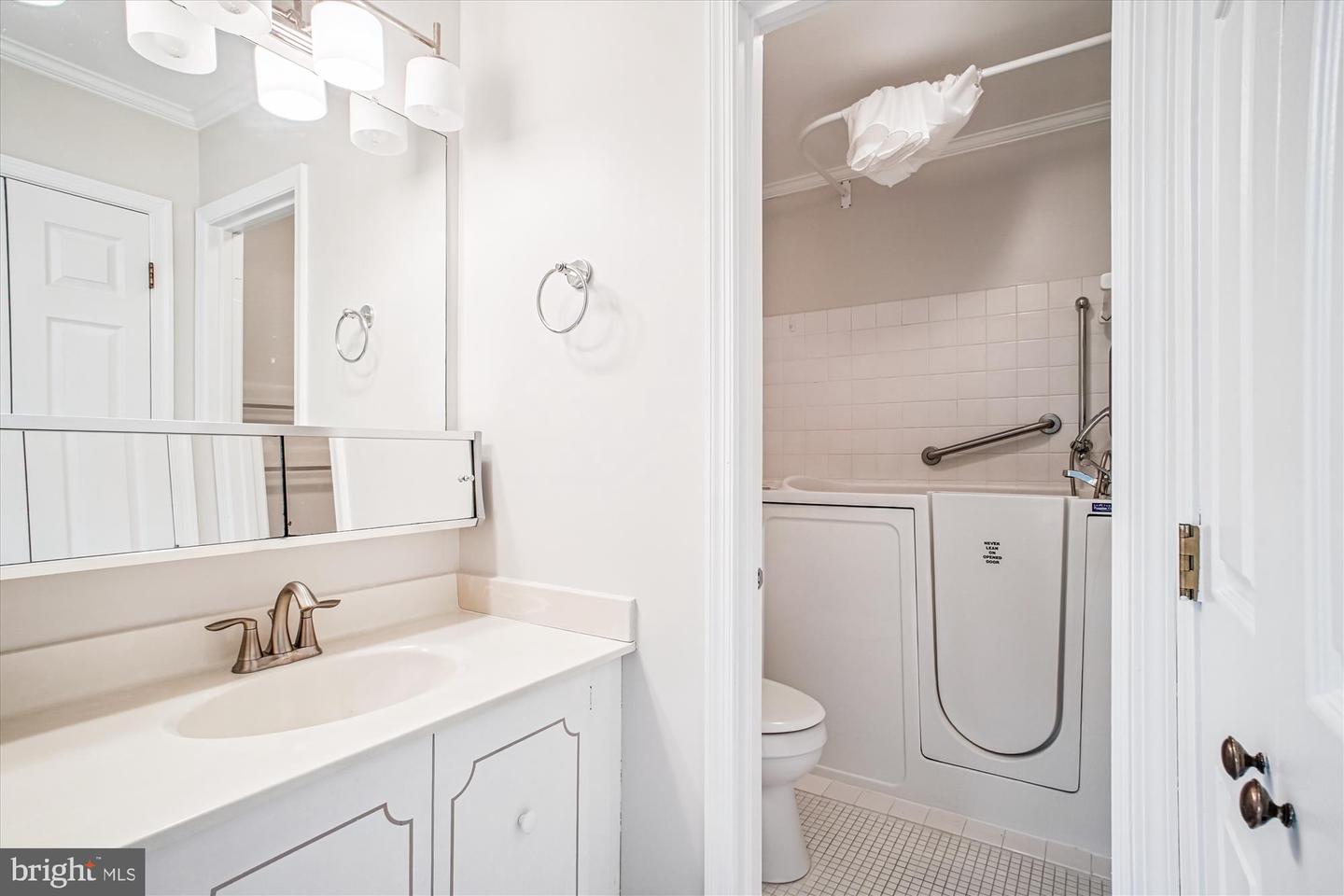 7492 COVENT WOOD CT, ANNANDALE, Virginia 22003, 3 Bedrooms Bedrooms, ,2 BathroomsBathrooms,Residential,For sale,7492 COVENT WOOD CT,VAFX2255136 MLS # VAFX2255136