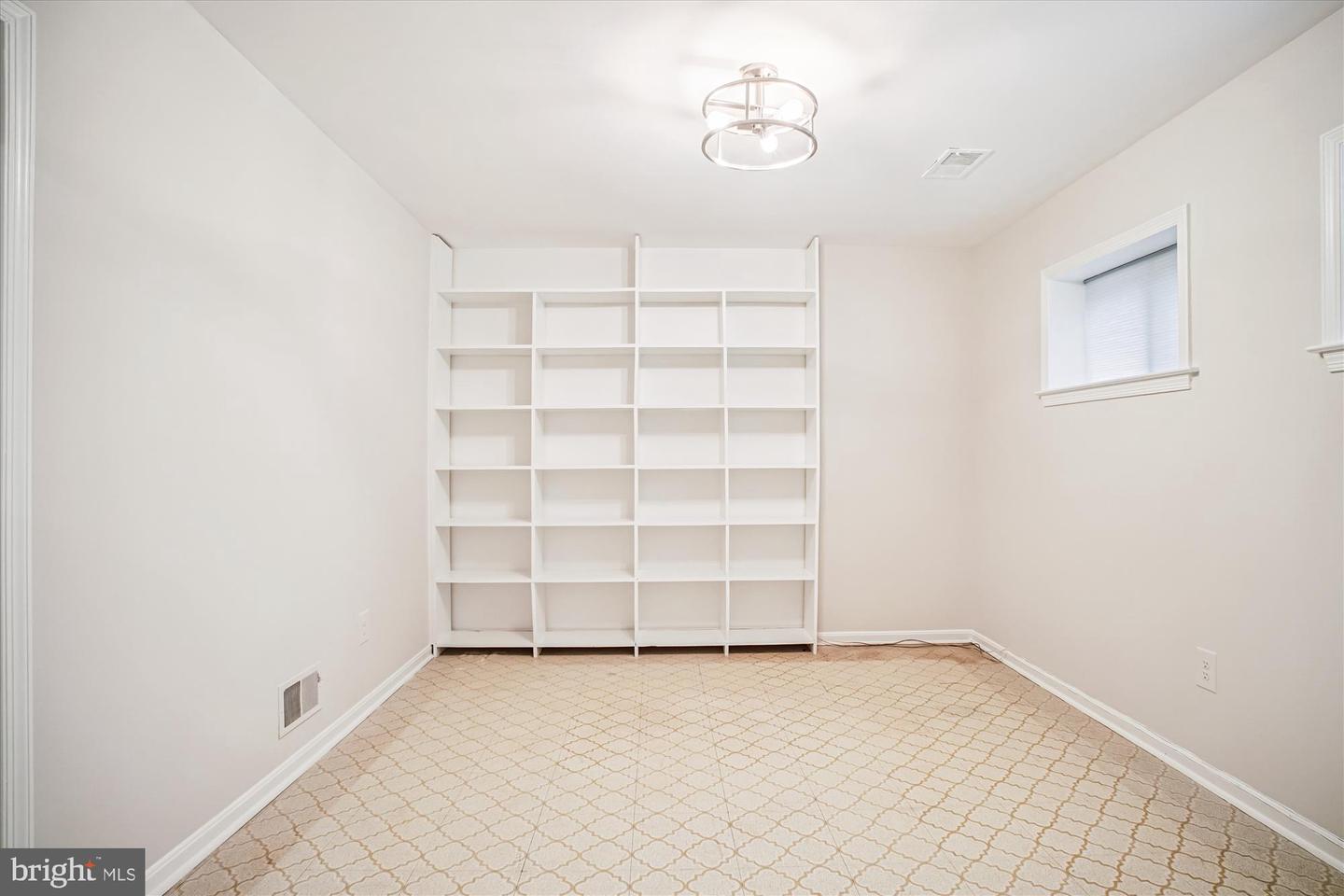 7492 COVENT WOOD CT, ANNANDALE, Virginia 22003, 3 Bedrooms Bedrooms, ,2 BathroomsBathrooms,Residential,For sale,7492 COVENT WOOD CT,VAFX2255136 MLS # VAFX2255136