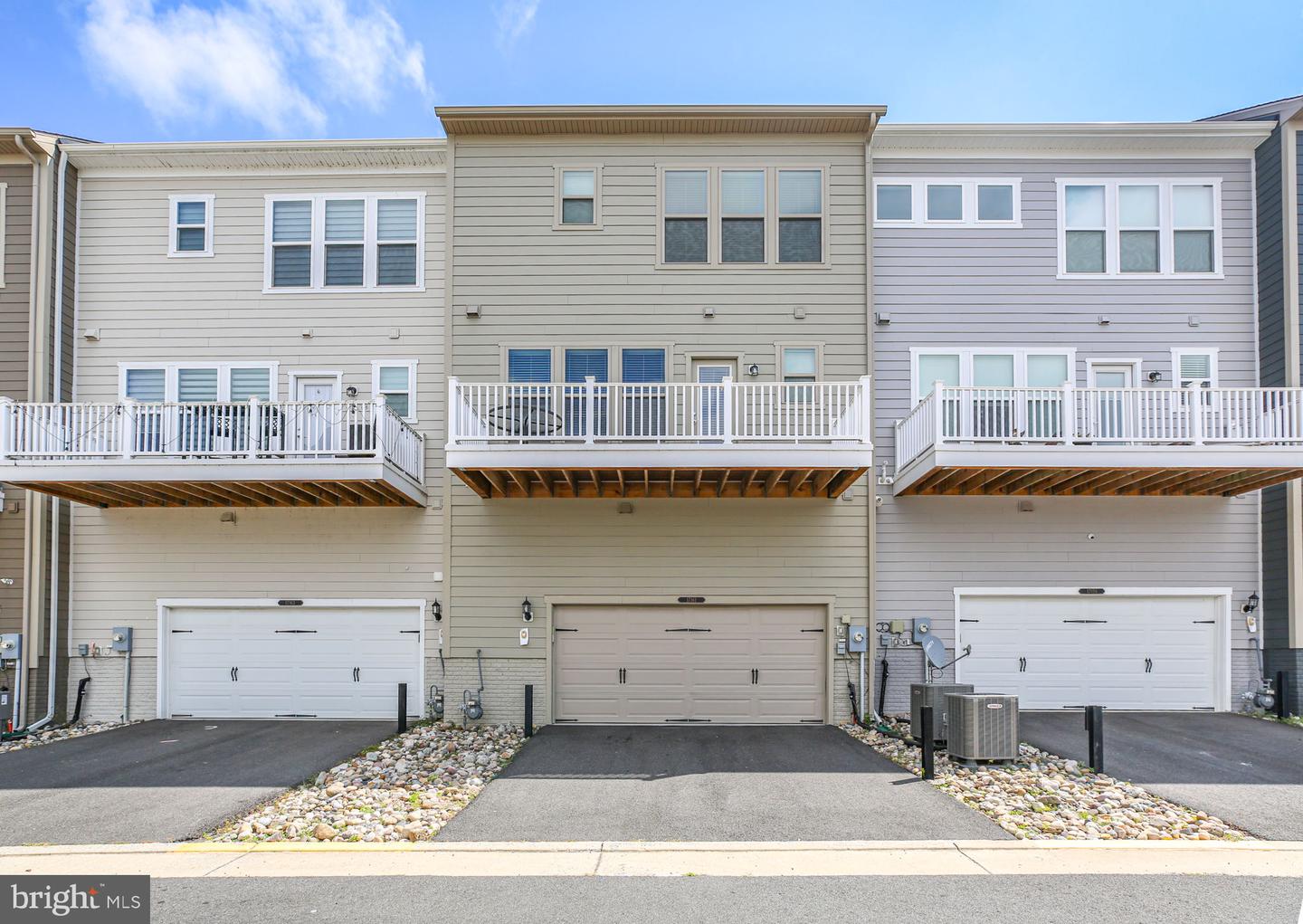 17161 BRANCHED OAK RD, DUMFRIES, Virginia 22026, 3 Bedrooms Bedrooms, ,2 BathroomsBathrooms,Residential,For sale,17161 BRANCHED OAK RD,VAPW2099372 MLS # VAPW2099372