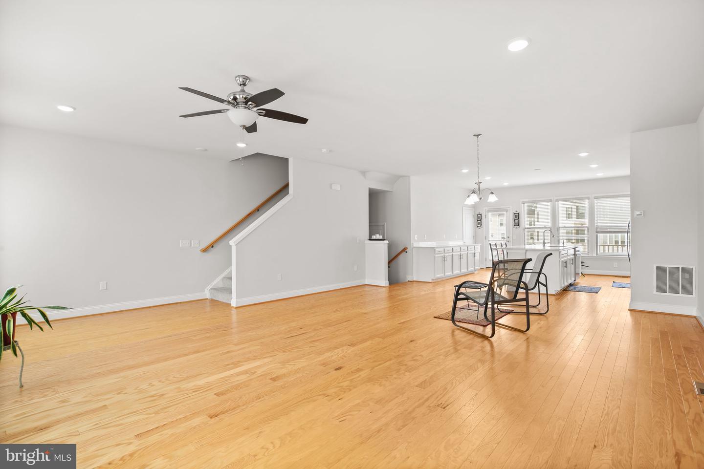 17161 BRANCHED OAK RD, DUMFRIES, Virginia 22026, 3 Bedrooms Bedrooms, ,2 BathroomsBathrooms,Residential,For sale,17161 BRANCHED OAK RD,VAPW2099372 MLS # VAPW2099372