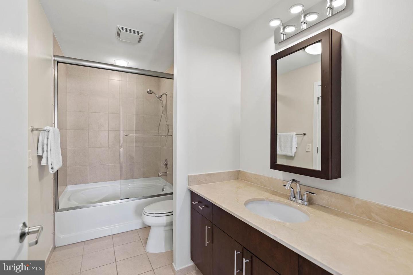 910 M ST NW #403, WASHINGTON, District Of Columbia 20001, 2 Bedrooms Bedrooms, ,1 BathroomBathrooms,Residential,For sale,910 M ST NW #403,DCDC2211220 MLS # DCDC2211220