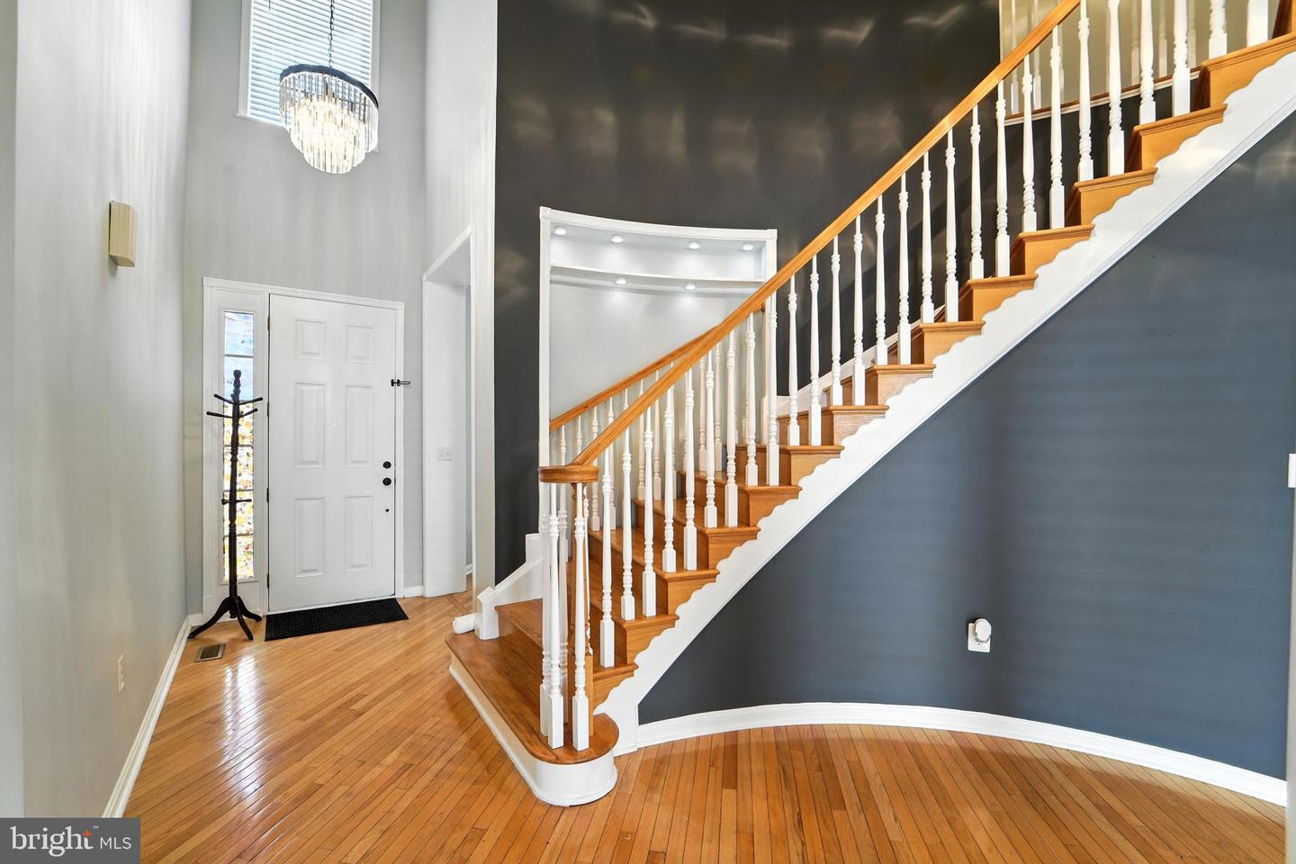 9046 GALVIN LN, LORTON, Virginia 22079, 6 Bedrooms Bedrooms, ,4 BathroomsBathrooms,Residential,For sale,9046 GALVIN LN,VAFX2256564 MLS # VAFX2256564