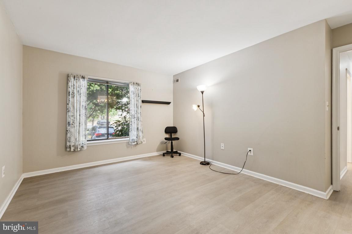 9559 COGGS BILL DR #102, MANASSAS, Virginia 20110, 2 Bedrooms Bedrooms, ,1 BathroomBathrooms,Residential,For sale,9559 COGGS BILL DR #102,VAMN2009064 MLS # VAMN2009064