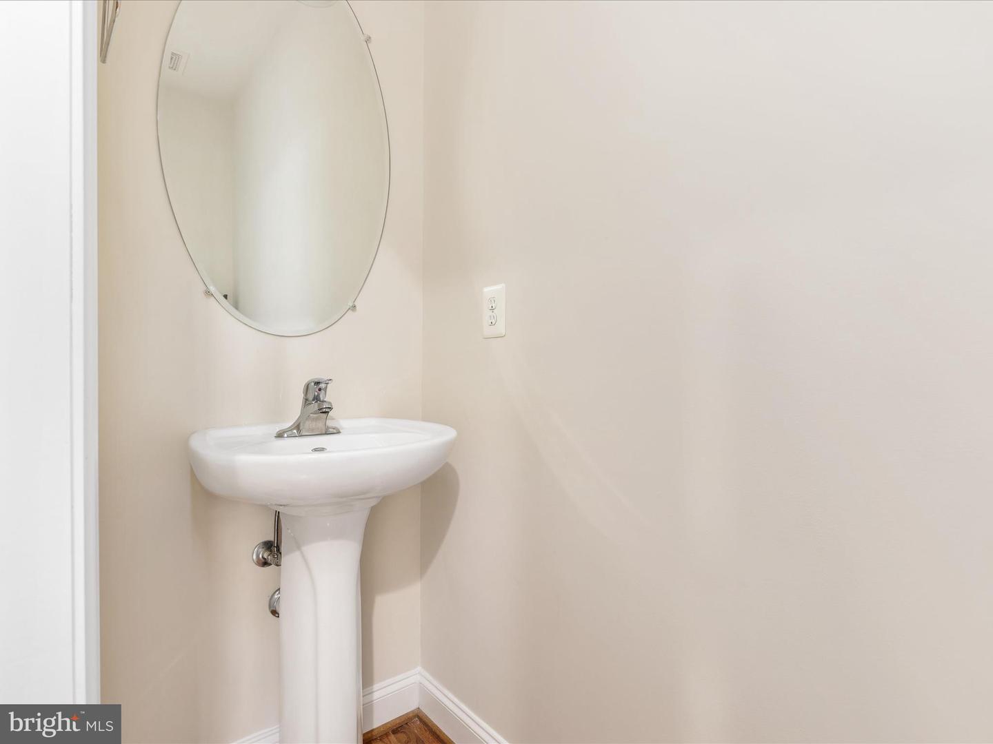 15862 MACKENZIE MANOR DR, HAYMARKET, Virginia 20169, 3 Bedrooms Bedrooms, ,2 BathroomsBathrooms,Residential,For sale,15862 MACKENZIE MANOR DR,VAPW2099942 MLS # VAPW2099942