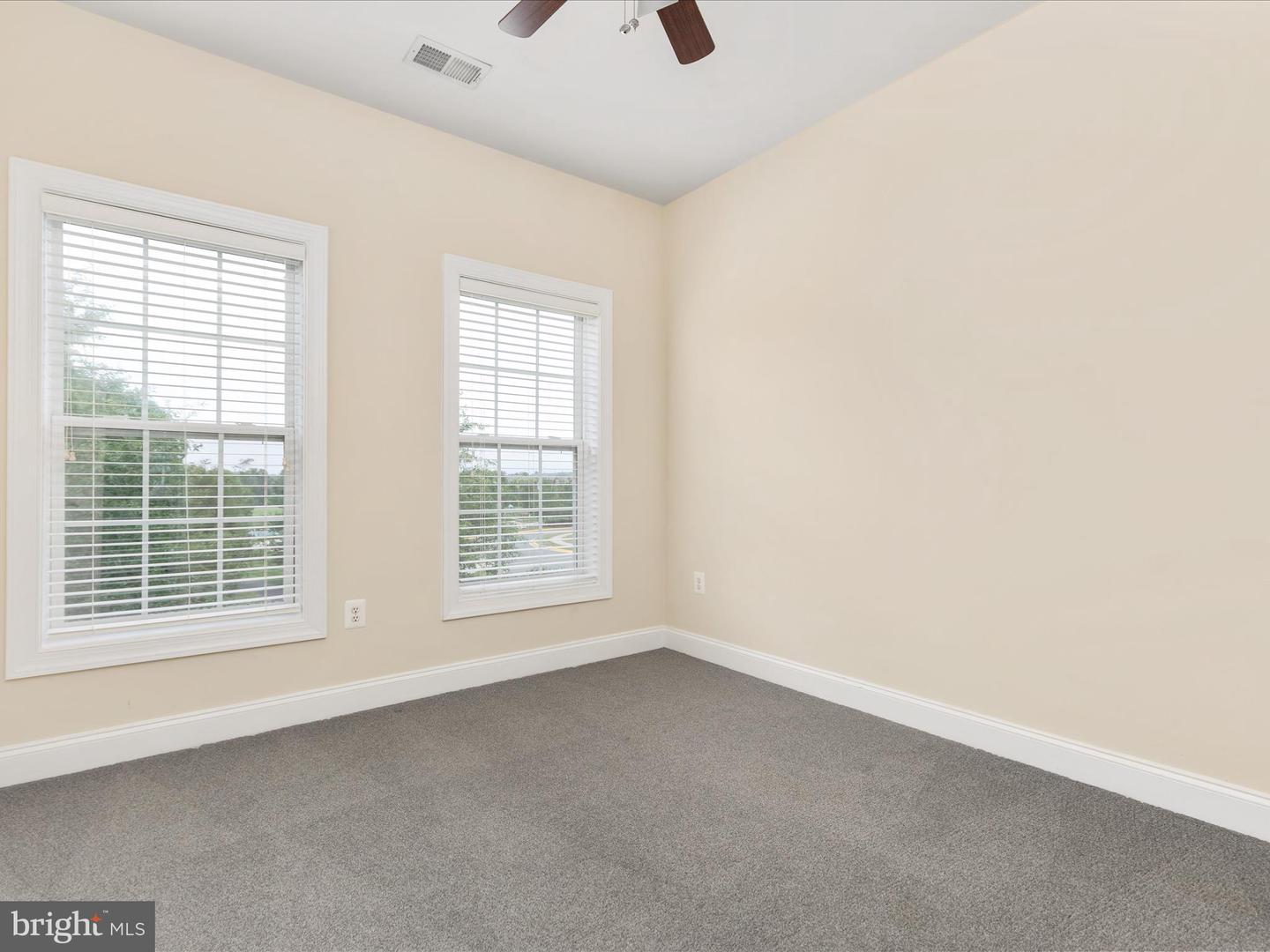 15862 MACKENZIE MANOR DR, HAYMARKET, Virginia 20169, 3 Bedrooms Bedrooms, ,2 BathroomsBathrooms,Residential,For sale,15862 MACKENZIE MANOR DR,VAPW2099942 MLS # VAPW2099942