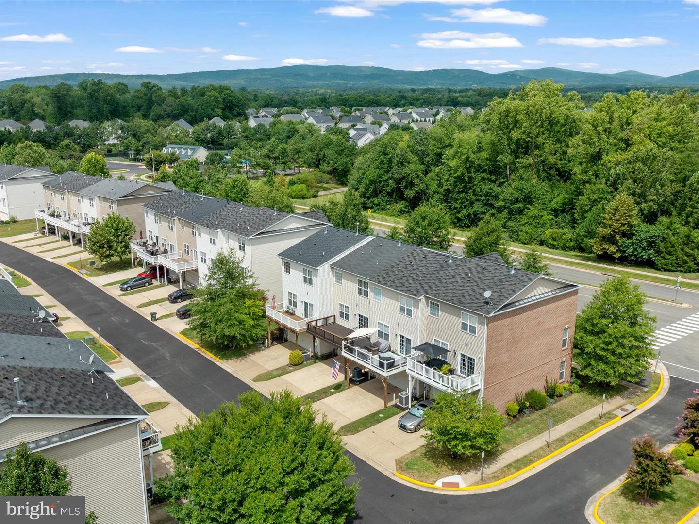 15862 MACKENZIE MANOR DR, HAYMARKET, Virginia 20169, 3 Bedrooms Bedrooms, ,2 BathroomsBathrooms,Residential,For sale,15862 MACKENZIE MANOR DR,VAPW2099942 MLS # VAPW2099942