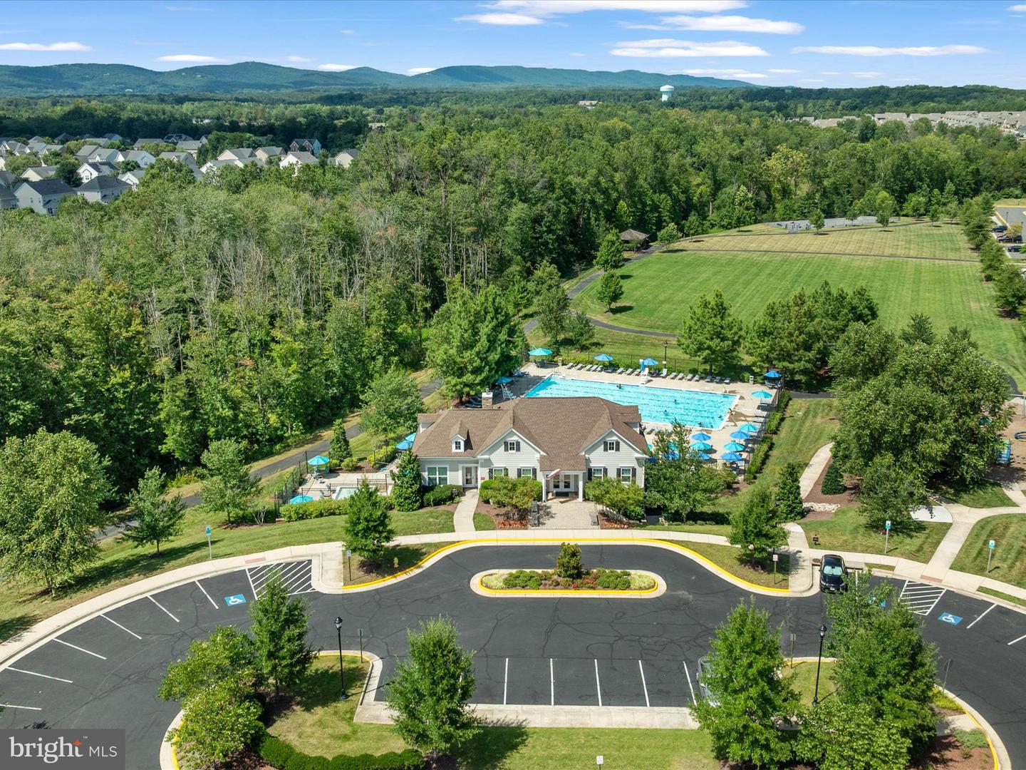 15862 MACKENZIE MANOR DR, HAYMARKET, Virginia 20169, 3 Bedrooms Bedrooms, ,2 BathroomsBathrooms,Residential,For sale,15862 MACKENZIE MANOR DR,VAPW2099942 MLS # VAPW2099942