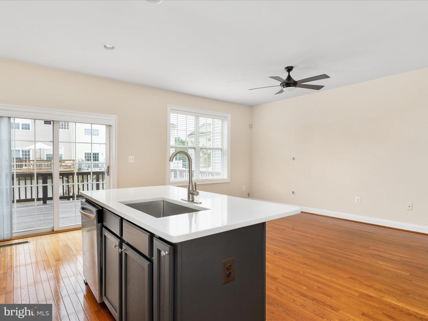 15862 MACKENZIE MANOR DR, HAYMARKET, Virginia 20169, 3 Bedrooms Bedrooms, ,2 BathroomsBathrooms,Residential,For sale,15862 MACKENZIE MANOR DR,VAPW2099942 MLS # VAPW2099942