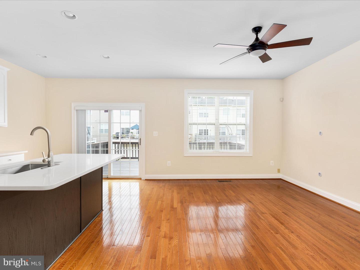 15862 MACKENZIE MANOR DR, HAYMARKET, Virginia 20169, 3 Bedrooms Bedrooms, ,2 BathroomsBathrooms,Residential,For sale,15862 MACKENZIE MANOR DR,VAPW2099942 MLS # VAPW2099942