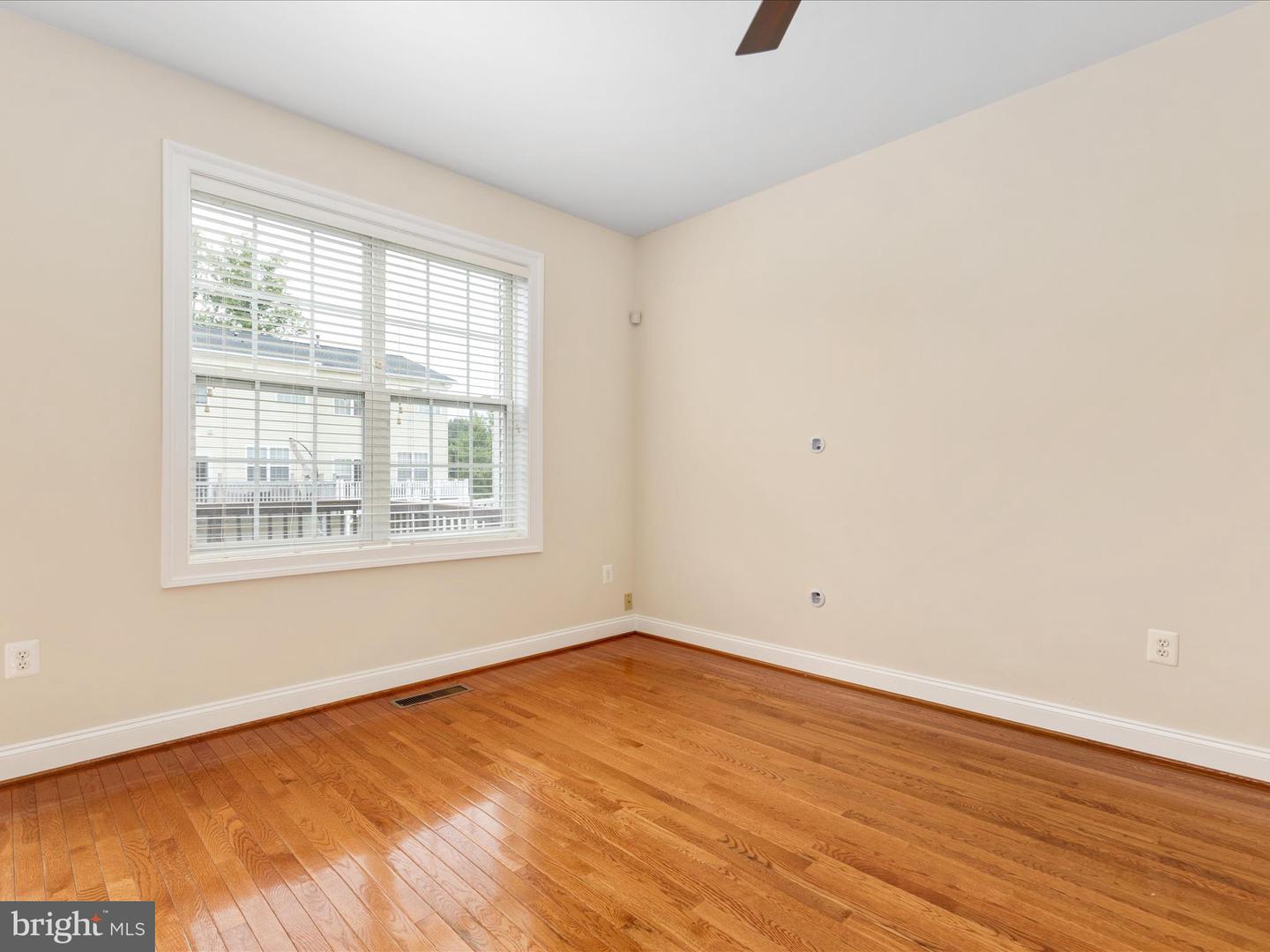 15862 MACKENZIE MANOR DR, HAYMARKET, Virginia 20169, 3 Bedrooms Bedrooms, ,2 BathroomsBathrooms,Residential,For sale,15862 MACKENZIE MANOR DR,VAPW2099942 MLS # VAPW2099942
