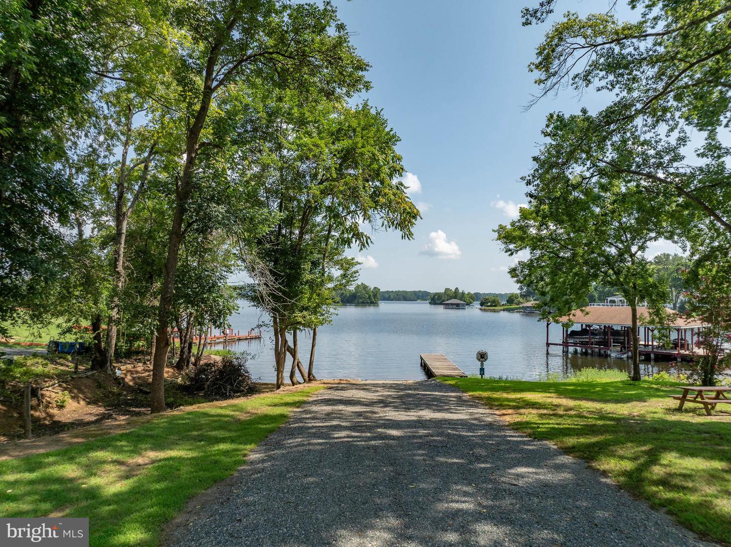 125 LAKE CT, BUMPASS, Virginia 23024, 4 Bedrooms Bedrooms, ,3 BathroomsBathrooms,Residential,For sale,125 LAKE CT,VALA2008322 MLS # VALA2008322