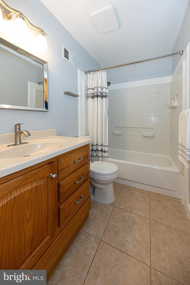 9626 SHIPWRIGHT DR, BURKE, Virginia 22015, 4 Bedrooms Bedrooms, ,2 BathroomsBathrooms,Residential,For sale,9626 SHIPWRIGHT DR,VAFX2257836 MLS # VAFX2257836