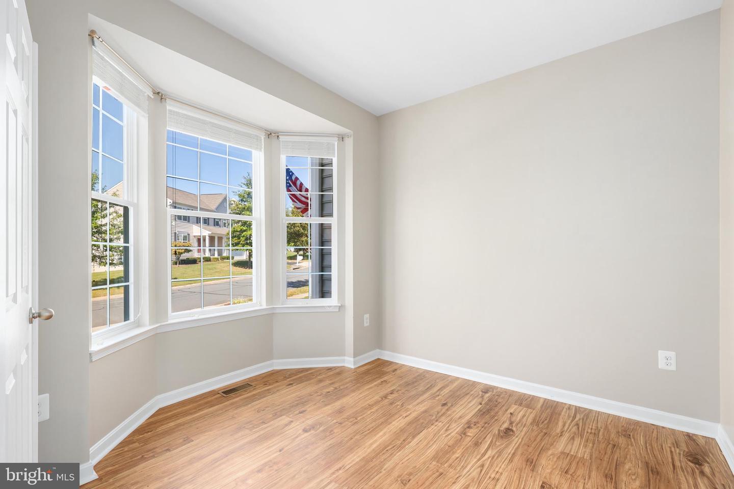 35550 SAINT JAMES, ROUND HILL, Virginia 20141, 5 Bedrooms Bedrooms, ,3 BathroomsBathrooms,Residential,For sale,35550 SAINT JAMES,VALO2103316 MLS # VALO2103316