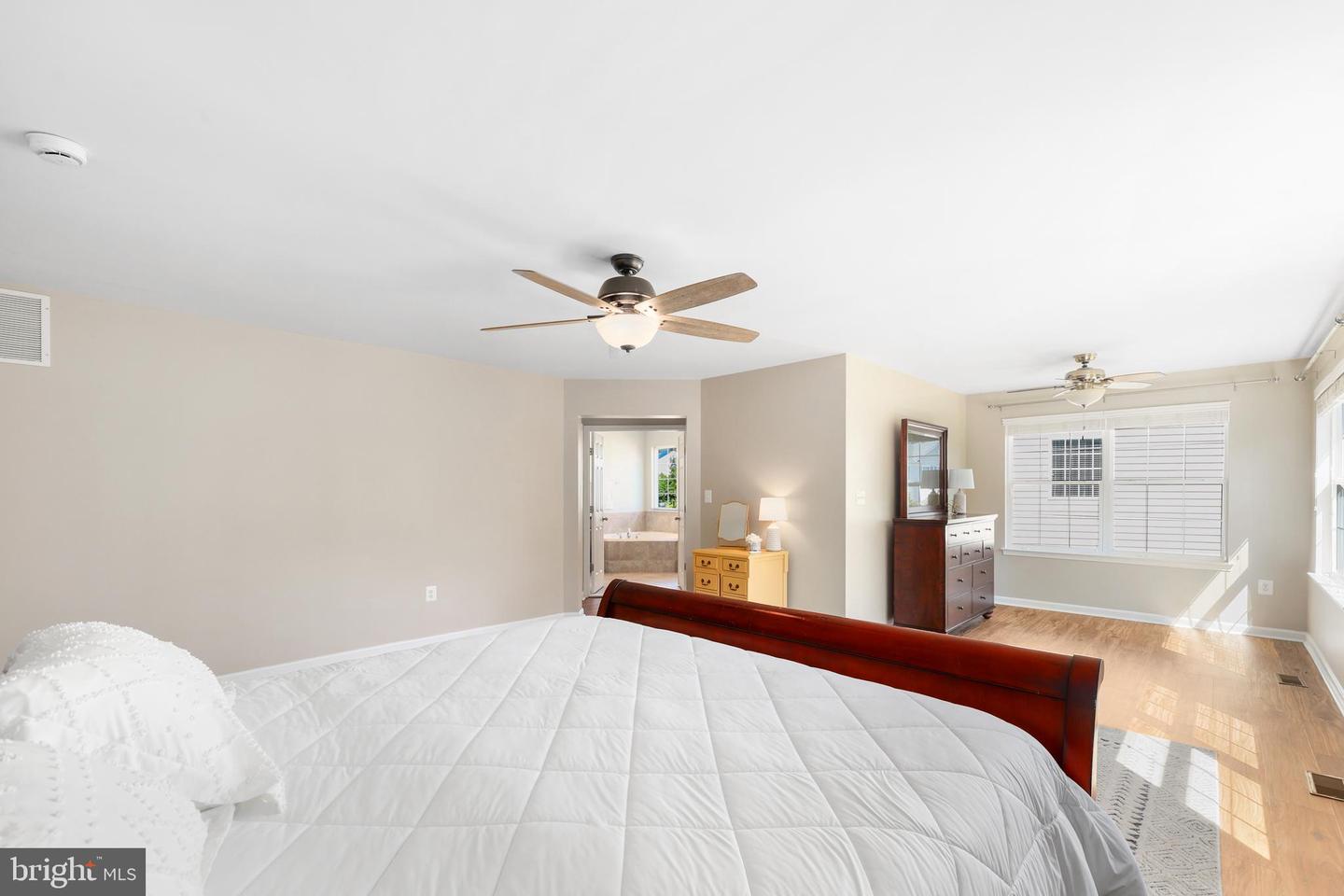 35550 SAINT JAMES, ROUND HILL, Virginia 20141, 5 Bedrooms Bedrooms, ,3 BathroomsBathrooms,Residential,For sale,35550 SAINT JAMES,VALO2103316 MLS # VALO2103316
