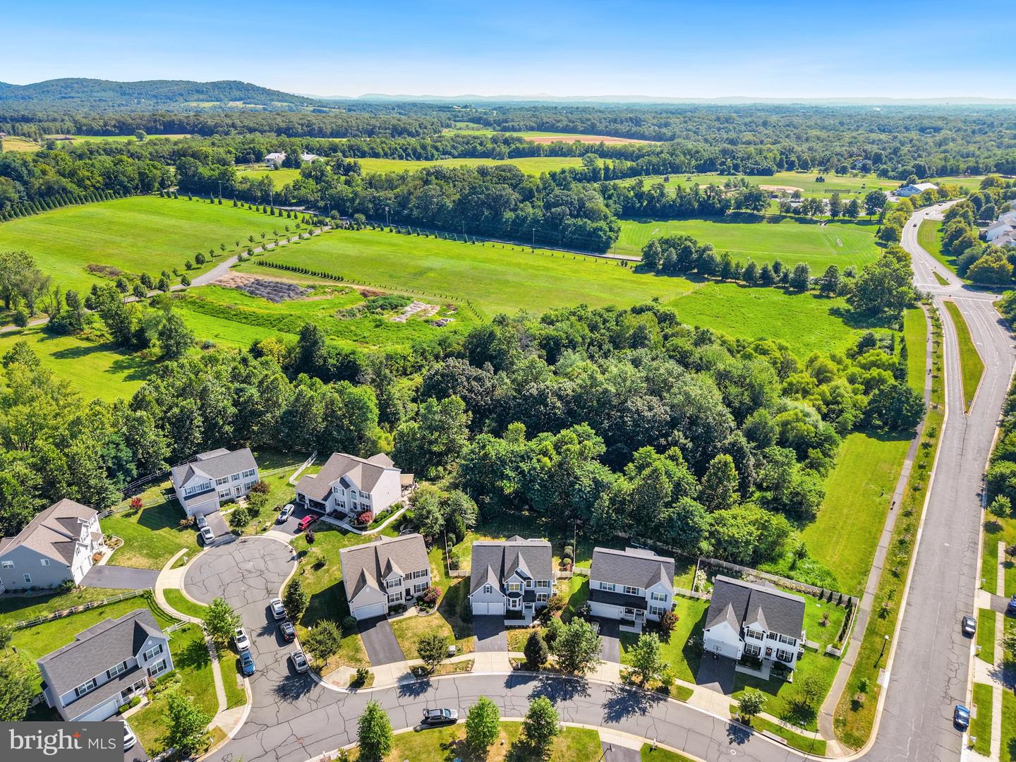 35550 SAINT JAMES, ROUND HILL, Virginia 20141, 5 Bedrooms Bedrooms, ,3 BathroomsBathrooms,Residential,For sale,35550 SAINT JAMES,VALO2103316 MLS # VALO2103316
