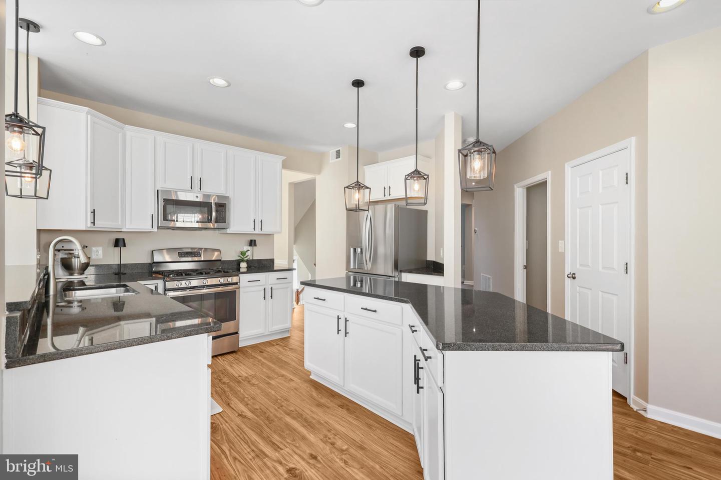 35550 SAINT JAMES, ROUND HILL, Virginia 20141, 5 Bedrooms Bedrooms, ,3 BathroomsBathrooms,Residential,For sale,35550 SAINT JAMES,VALO2103316 MLS # VALO2103316