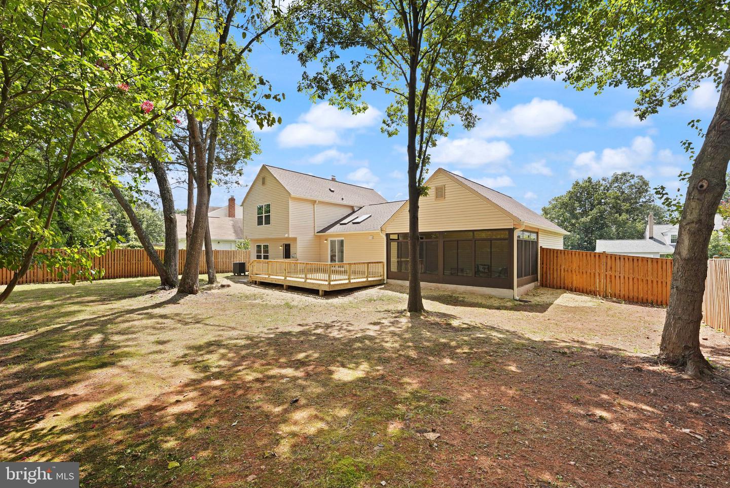 141 SENECA RIDGE DR, STERLING, Virginia 20164, 4 Bedrooms Bedrooms, ,3 BathroomsBathrooms,Residential,For sale,141 SENECA RIDGE DR,VALO2103486 MLS # VALO2103486