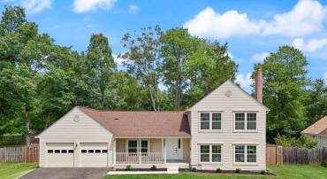 141 SENECA RIDGE DR, STERLING, Virginia 20164, 4 Bedrooms Bedrooms, ,3 BathroomsBathrooms,Residential,For sale,141 SENECA RIDGE DR,VALO2103486 MLS # VALO2103486