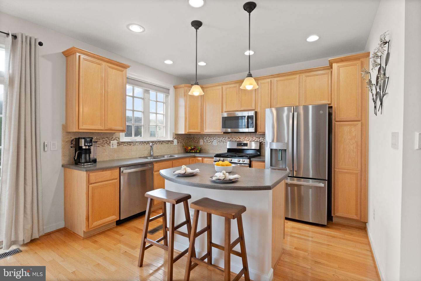 11823 WHITWORTH CANNON LN, BRISTOW, Virginia 20136, 4 Bedrooms Bedrooms, ,3 BathroomsBathrooms,Residential,For sale,11823 WHITWORTH CANNON LN,VAPW2100386 MLS # VAPW2100386