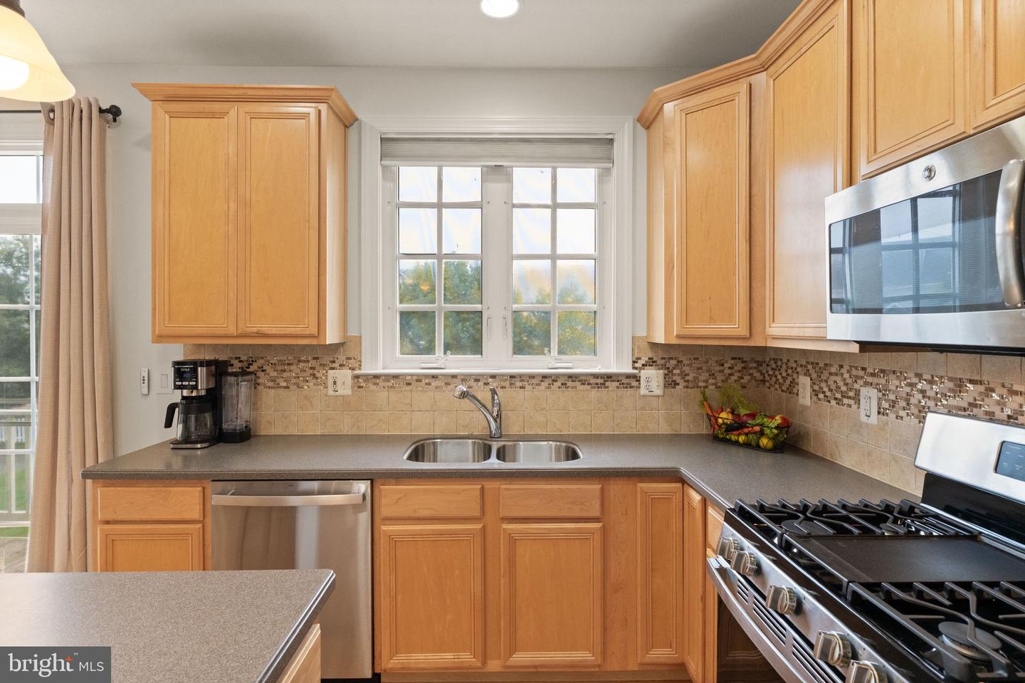 11823 WHITWORTH CANNON LN, BRISTOW, Virginia 20136, 4 Bedrooms Bedrooms, ,3 BathroomsBathrooms,Residential,For sale,11823 WHITWORTH CANNON LN,VAPW2100386 MLS # VAPW2100386