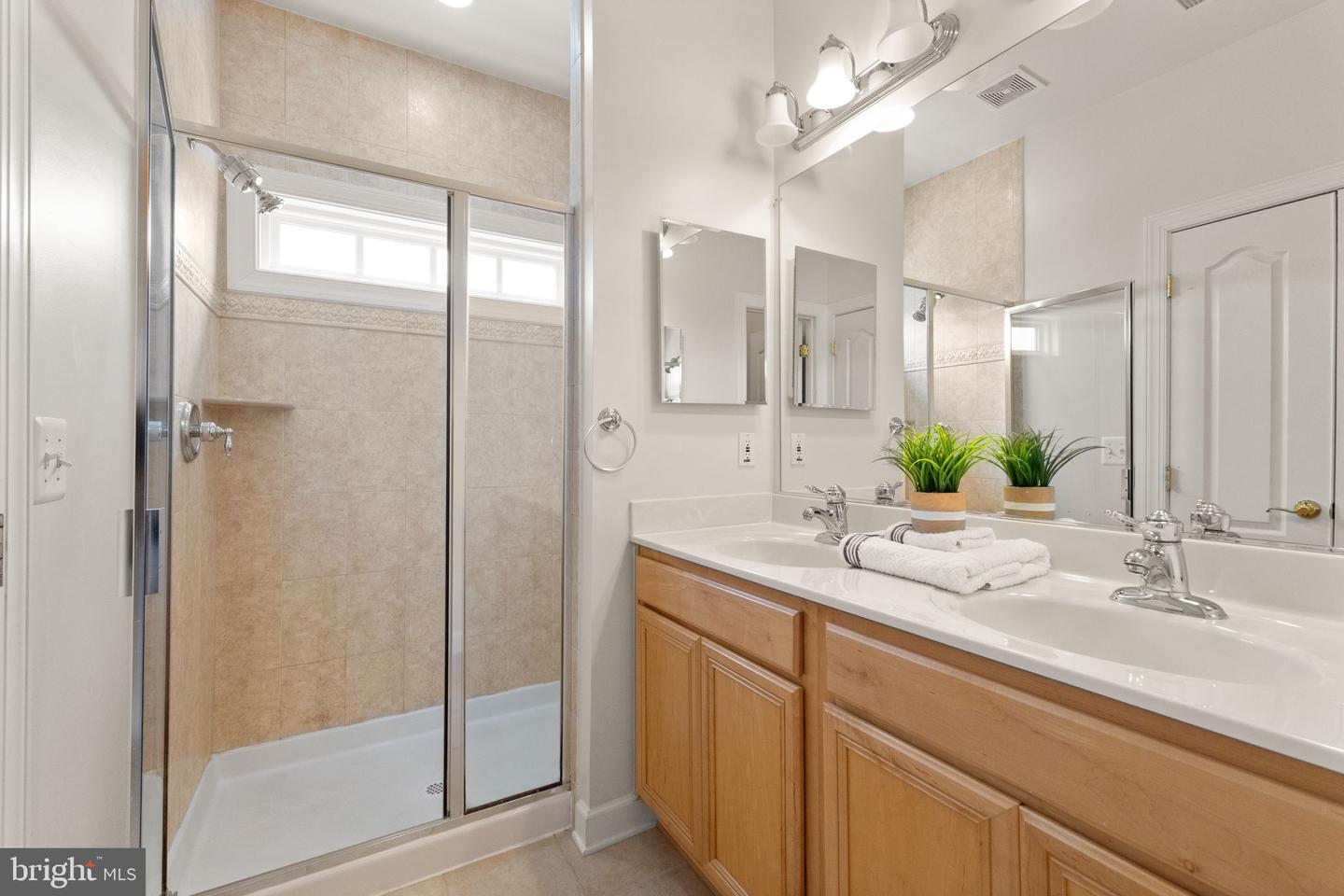 11823 WHITWORTH CANNON LN, BRISTOW, Virginia 20136, 4 Bedrooms Bedrooms, ,3 BathroomsBathrooms,Residential,For sale,11823 WHITWORTH CANNON LN,VAPW2100386 MLS # VAPW2100386