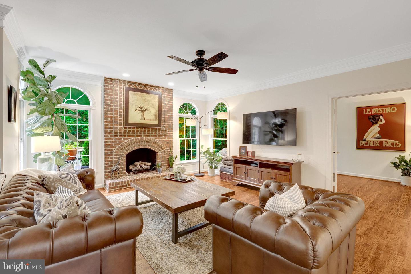 11412 GREEN MOOR, OAKTON, Virginia 22124, 4 Bedrooms Bedrooms, 15 Rooms Rooms,4 BathroomsBathrooms,Residential,For sale,11412 GREEN MOOR,VAFX2258676 MLS # VAFX2258676
