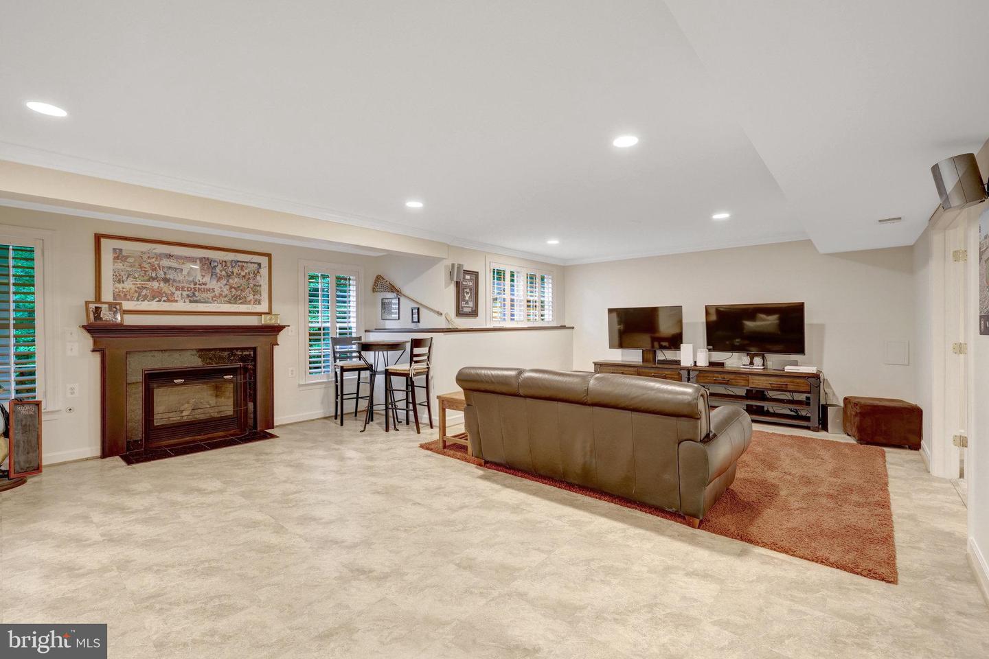 11412 GREEN MOOR, OAKTON, Virginia 22124, 4 Bedrooms Bedrooms, 15 Rooms Rooms,4 BathroomsBathrooms,Residential,For sale,11412 GREEN MOOR,VAFX2258676 MLS # VAFX2258676