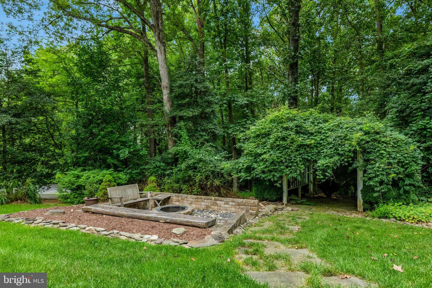 11412 GREEN MOOR, OAKTON, Virginia 22124, 4 Bedrooms Bedrooms, 15 Rooms Rooms,4 BathroomsBathrooms,Residential,For sale,11412 GREEN MOOR,VAFX2258676 MLS # VAFX2258676