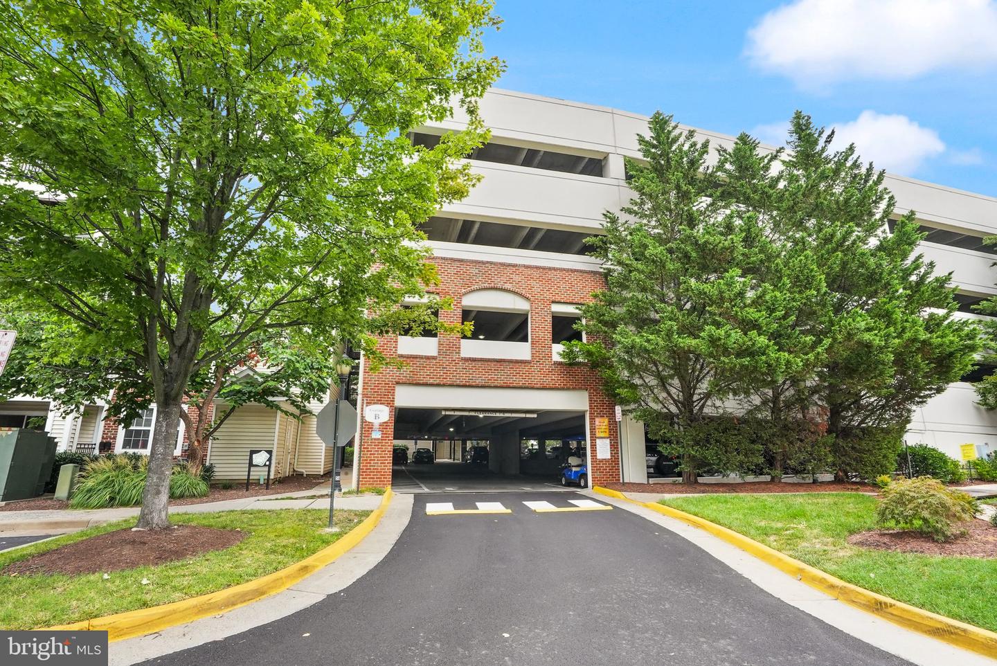 12905 CENTRE PARK CIR #412, HERNDON, Virginia 20171, 2 Bedrooms Bedrooms, ,2 BathroomsBathrooms,Residential,For sale,12905 CENTRE PARK CIR #412,VAFX2258682 MLS # VAFX2258682