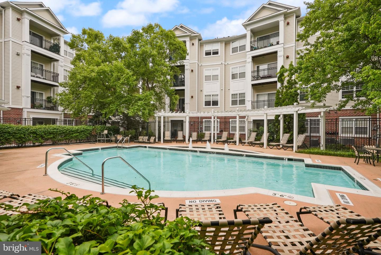 12905 CENTRE PARK CIR #412, HERNDON, Virginia 20171, 2 Bedrooms Bedrooms, ,2 BathroomsBathrooms,Residential,For sale,12905 CENTRE PARK CIR #412,VAFX2258682 MLS # VAFX2258682