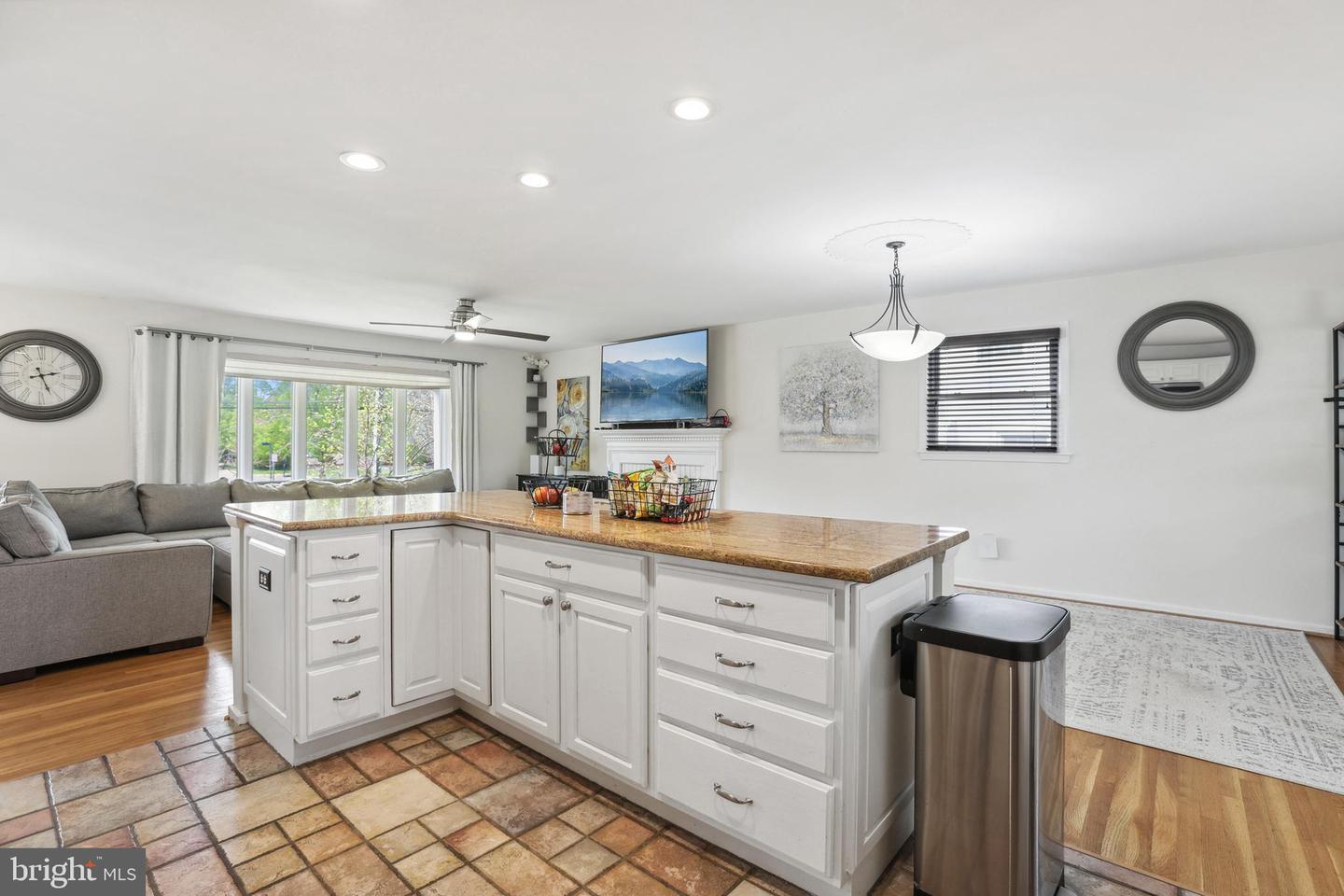 8305 FORT HUNT RD, ALEXANDRIA, Virginia 22308, 4 Bedrooms Bedrooms, ,3 BathroomsBathrooms,Residential,For sale,8305 FORT HUNT RD,VAFX2258700 MLS # VAFX2258700