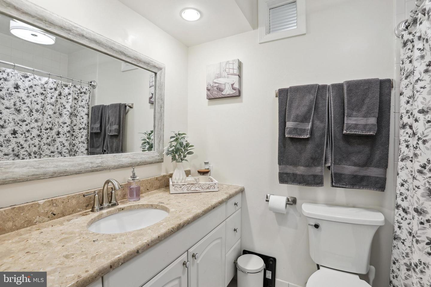 8305 FORT HUNT RD, ALEXANDRIA, Virginia 22308, 4 Bedrooms Bedrooms, ,3 BathroomsBathrooms,Residential,For sale,8305 FORT HUNT RD,VAFX2258700 MLS # VAFX2258700