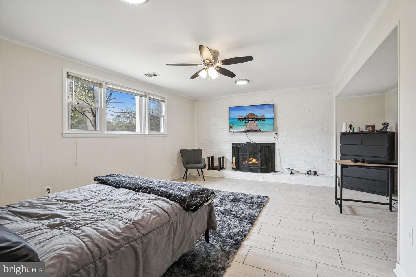 8305 FORT HUNT RD, ALEXANDRIA, Virginia 22308, 4 Bedrooms Bedrooms, ,3 BathroomsBathrooms,Residential,For sale,8305 FORT HUNT RD,VAFX2258700 MLS # VAFX2258700