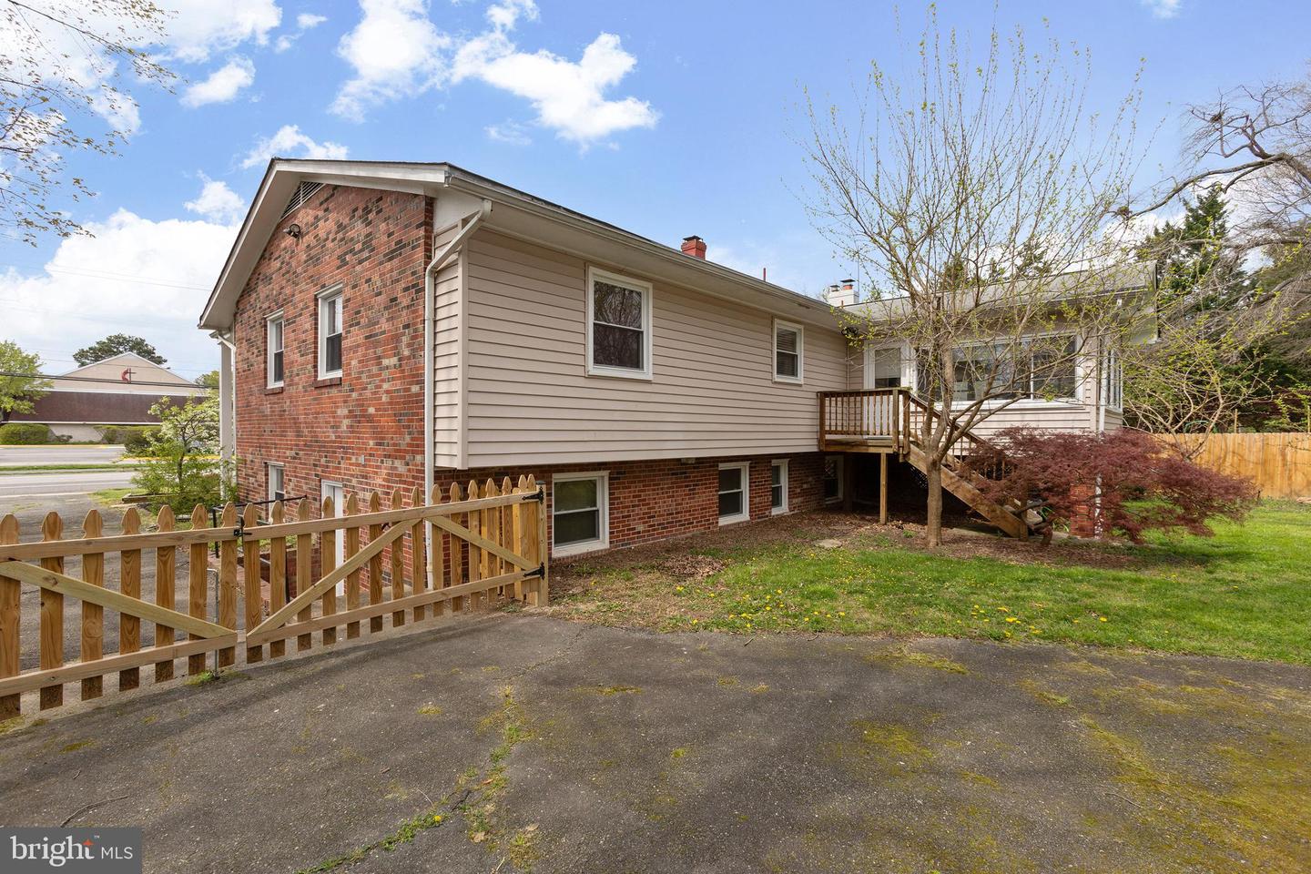 8305 FORT HUNT RD, ALEXANDRIA, Virginia 22308, 4 Bedrooms Bedrooms, ,3 BathroomsBathrooms,Residential,For sale,8305 FORT HUNT RD,VAFX2258700 MLS # VAFX2258700