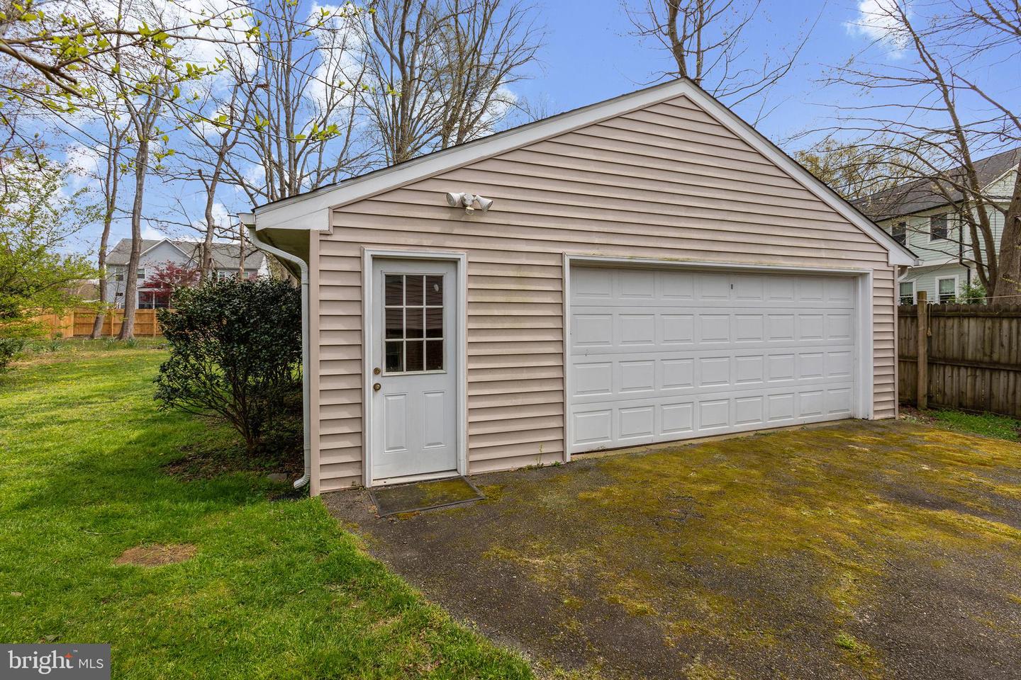 8305 FORT HUNT RD, ALEXANDRIA, Virginia 22308, 4 Bedrooms Bedrooms, ,3 BathroomsBathrooms,Residential,For sale,8305 FORT HUNT RD,VAFX2258700 MLS # VAFX2258700