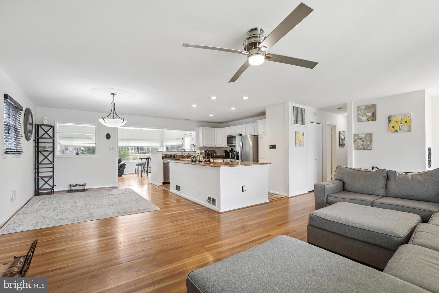 8305 FORT HUNT RD, ALEXANDRIA, Virginia 22308, 4 Bedrooms Bedrooms, ,3 BathroomsBathrooms,Residential,For sale,8305 FORT HUNT RD,VAFX2258700 MLS # VAFX2258700