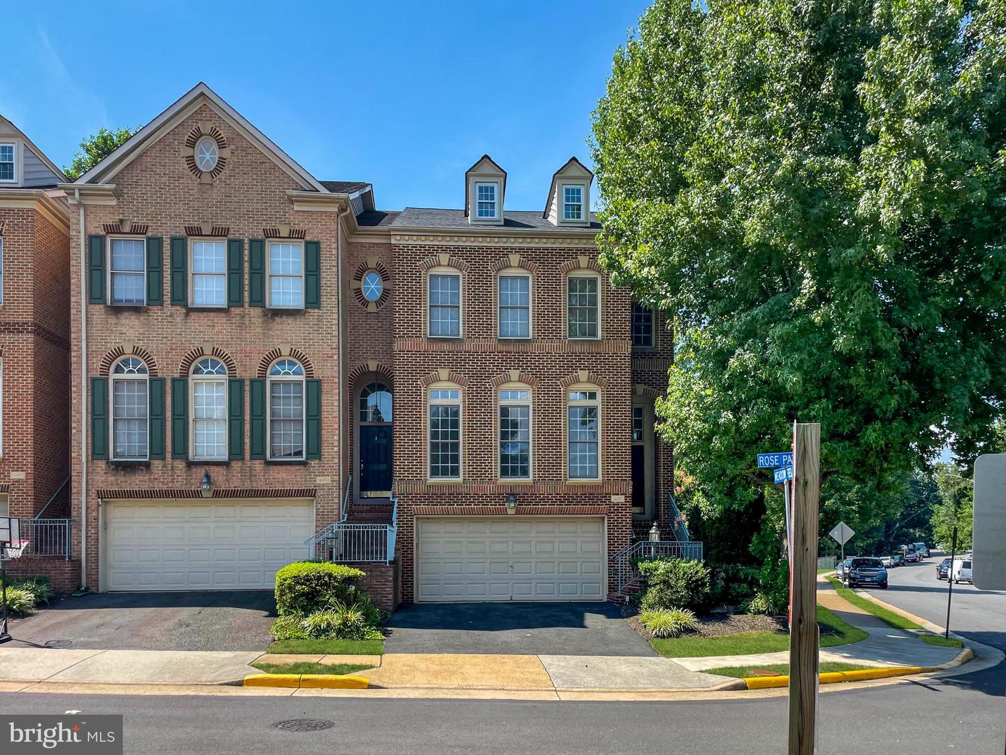 12451 ROSE PATH CIR, FAIRFAX, Virginia 22033, 3 Bedrooms Bedrooms, ,2 BathroomsBathrooms,Residential,For sale,12451 ROSE PATH CIR,VAFX2258894 MLS # VAFX2258894
