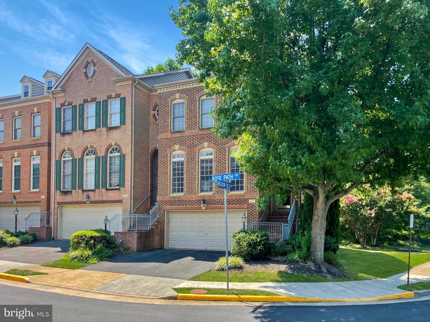 12451 ROSE PATH CIR, FAIRFAX, Virginia 22033, 3 Bedrooms Bedrooms, ,2 BathroomsBathrooms,Residential,For sale,12451 ROSE PATH CIR,VAFX2258894 MLS # VAFX2258894